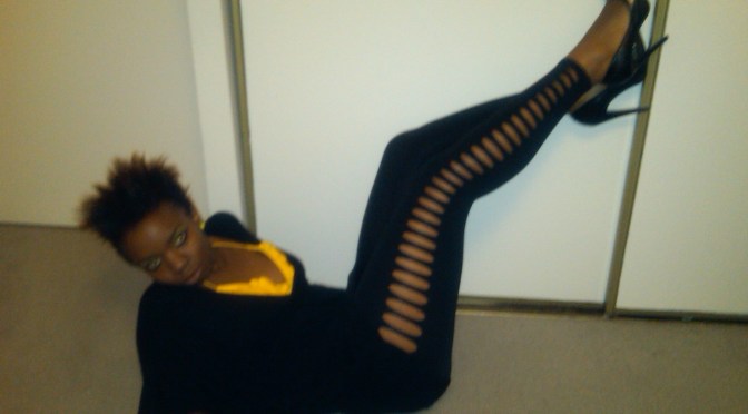 Leggings and a t-shirt and some ballet flats – Lifetime outfit of a youngish black millennial